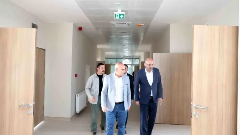 Ağrı Valisi Mustafa Koç, Sağlık ve Turizm Tesislerini İnceledi