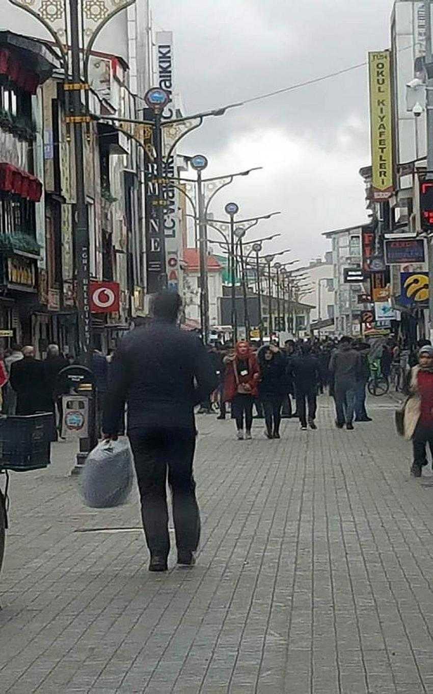 Ağrı’da zorunlu haller dışında cadde ve sokaklara çıkmak yasaklandı