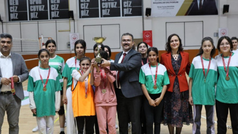 Aile Ve Sosyal Hizmetler Bakanlığının Hizmet Modellerinden Faydalandırılan Kız Çocukları Dünya Kız Ç