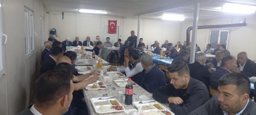 ARALIK KAYMAKAMINDAN MUHTARLARA İFTAR YEMEĞİ