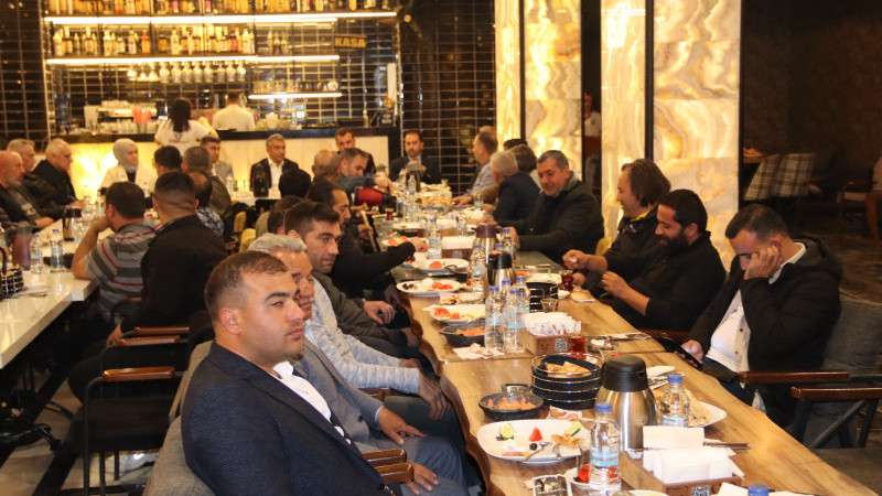 CANTÜRK ALAGÖZ BASIN MENSUPLARIYLA SAHURDA BİR ARAYA GELDİ