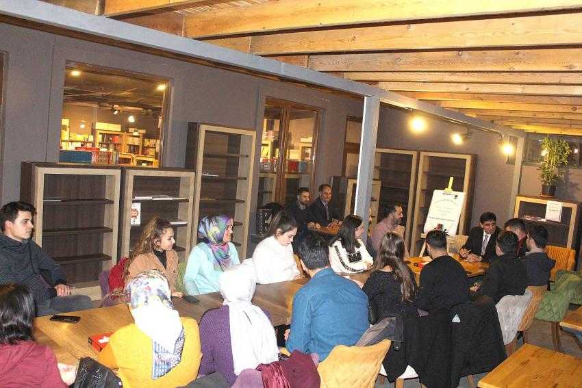 “Öğretmeni Okurken Gör” Konulu Etkinlik