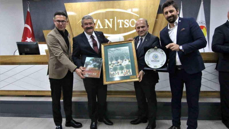 Edremit'ten Edremit'e Uçak Seferleri İle Kardeşlik Köprüsü Kurulacak