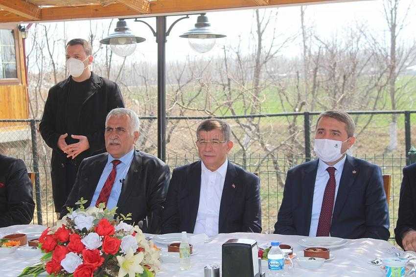 Gelecek Partisi Genel Başkanı Ahmet Davutoğlu, partisinin Iğdır 1. Olağan İl Kongresine katıldı