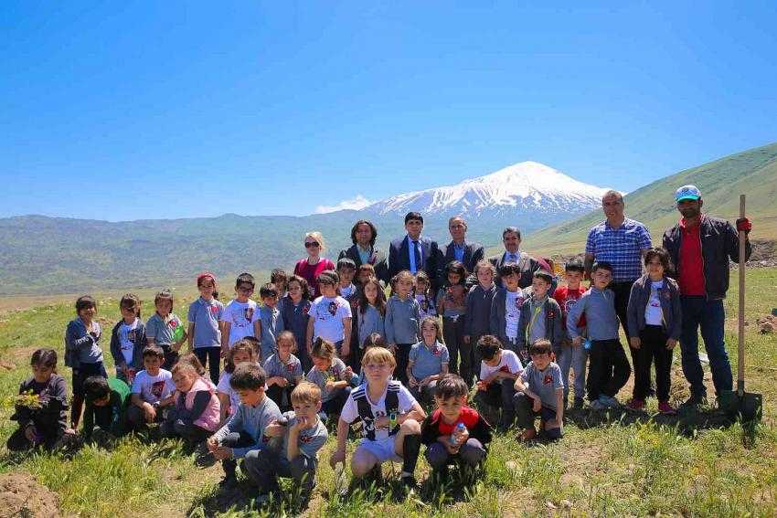 Her Çocuk Bir Fidan