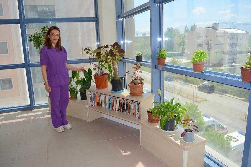 Iğdır Devlet Hastanesine Kütüphane