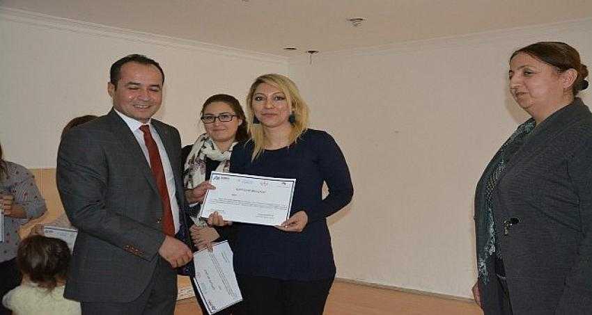 Iğdır'da Proje Yazma Eğitimine katılanlara sertifikaları verildi