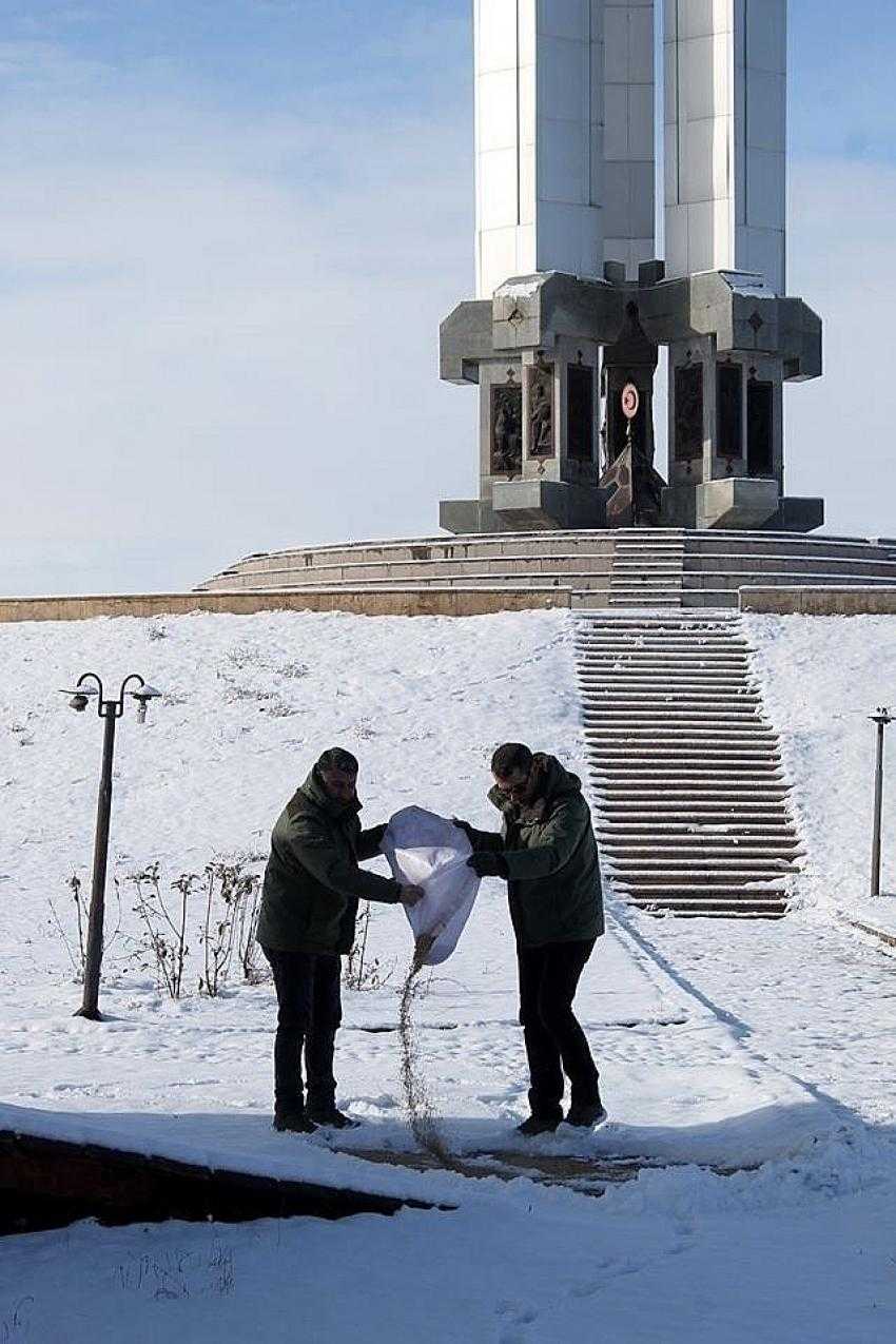 Iğdır'da yaban hayvanlar için doğaya yem bırakıldı