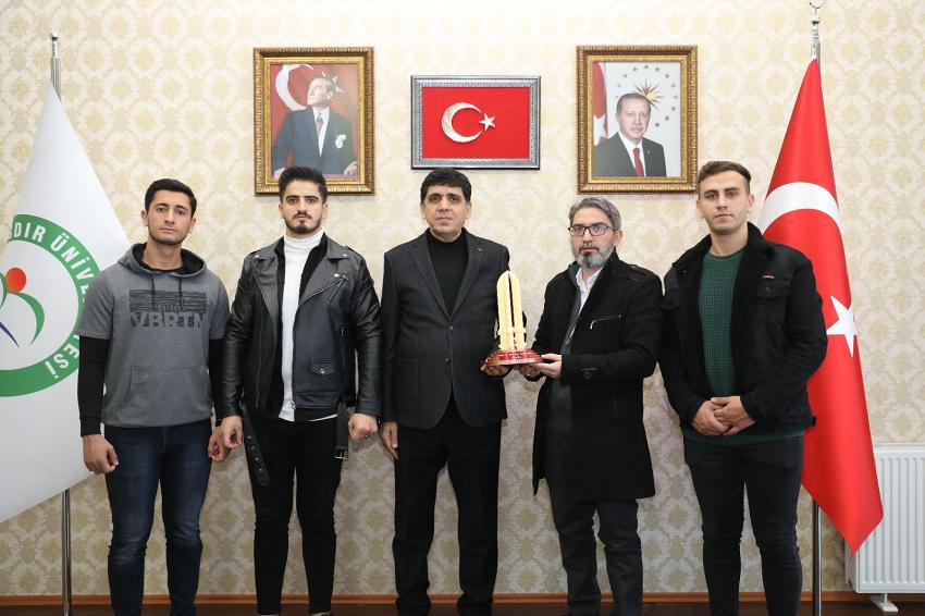 Iğdır’ın Sembolü Kılıçlar Anıtı’nın 3D Modeli Iğdır Üniversitesinde Üretiliyor