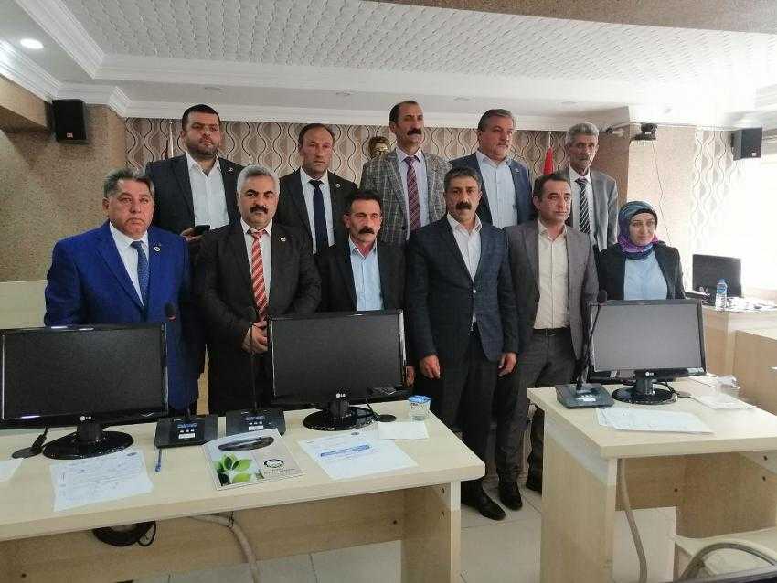 Meclis başkanlığına Yaşar Sarıtaş seçildi.
