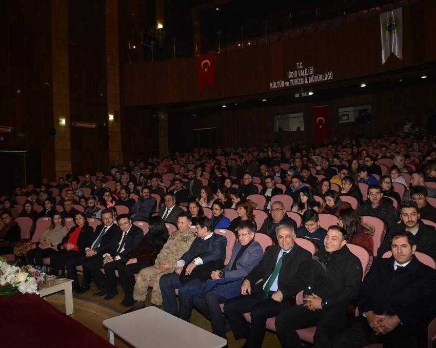 Prof. Dr. Karavelioğlu “Şapka” Adlı Oyunun Temsiline Katıldı