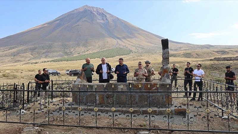 Şehit Memet Tavşan'ın Mezarı Onarıldı