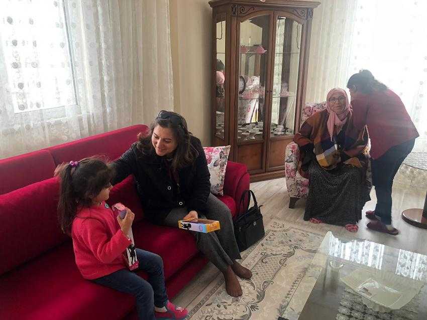 SEMA ÜNLÜ HANIMEFENDİ’DEN KUŞ VE AY AİLELERİNE ZİYARET