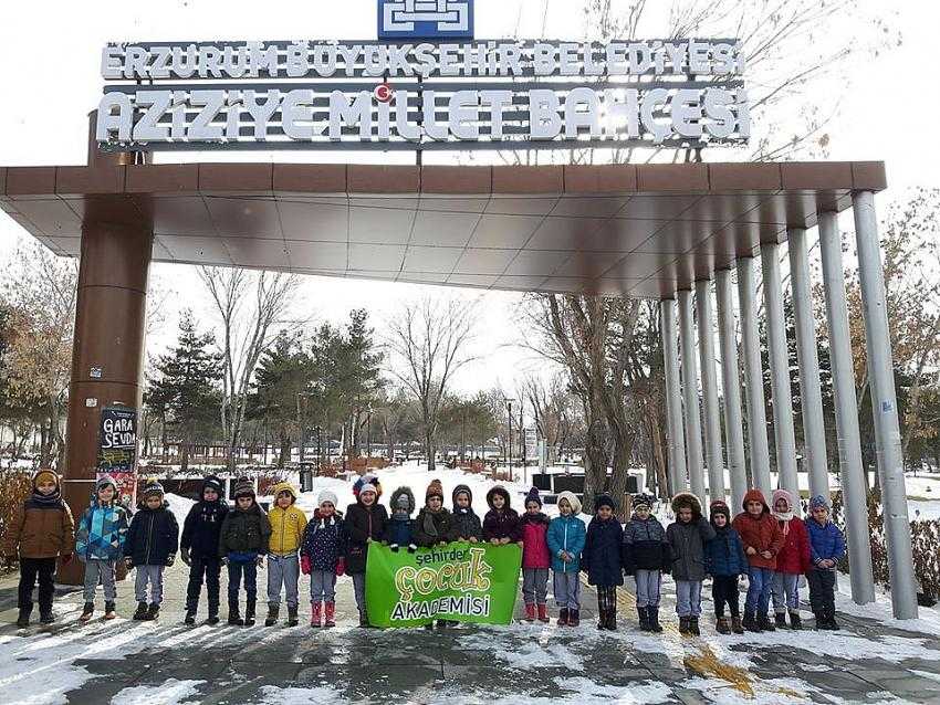 Soğuklarda kuşlar sahipsiz değil