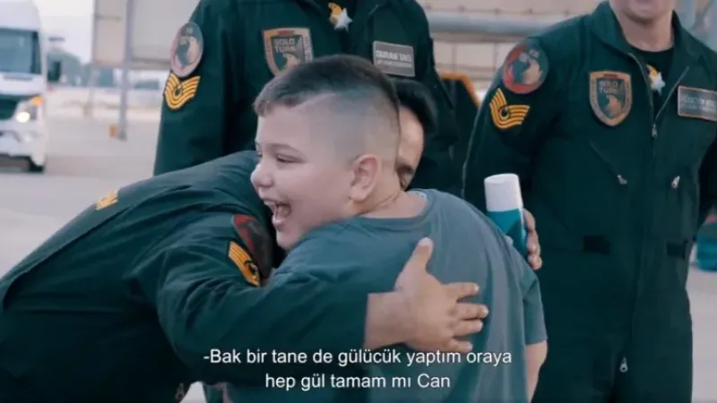 SOLOTÜRK pilotları kanseri atlatan Can'ı karşıladı