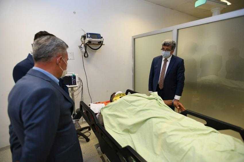 Vali Bilmez'den yaralı işçilere ziyaret