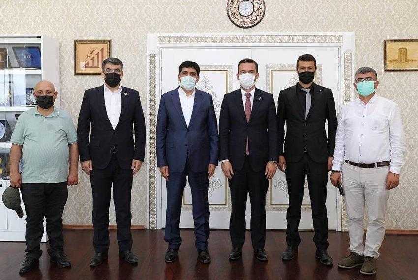 Veteriner Hekimleri Odası'ndan Iğdır Üniversitesi Rektör Alma'ya ziyaret