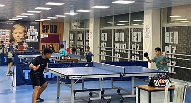 Iğdır'da GSB Spor Okulları Kapsamında Masa Tenisi Kursları Devam Ediyor