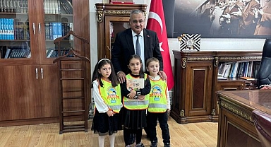 Minik Yüreklerden Müftülüğe Anlamlı Ziyaret