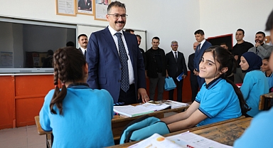 Vali Ercan Turan’dan Aralık ve Merkezdeki Okullara Ziyaret