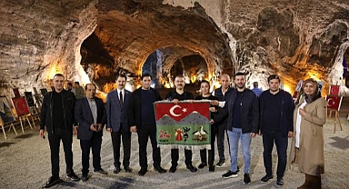 Vali Ercan Turan ve Heyetinden Tuzluca Tuz Mağaralarına Ziyaret