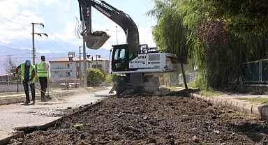 Iğdır Belediyesi’nden Yoğun Çalışma: Asfalt, Yol Açma ve Enkaz Kaldırma Çalışmaları Hız Kesmeden Devam Ediyor