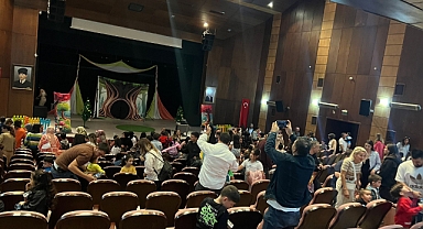 Iğdır'da Çocuklar İçin Tiyatro Şöleni: Kültür Merkezi’nde Eğlenceli Bir Gün