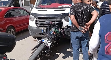 Iğdır’da Feci Kaza: Ters Yöne Giren Minibüs Motosikletle Çarpıştı, Sürücü Ağır Yaralı