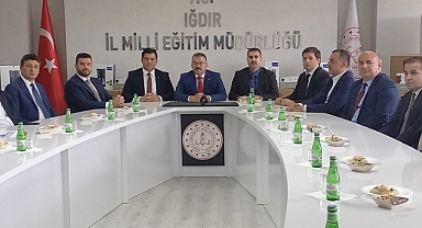 Iğdır Vakfı, Okullara Destek Programı Düzenledi