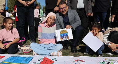 Iğdır Valisi Ercan Turan, Gazze'de Hayalleri Yıkılan Çocuklara Destek Verdi
