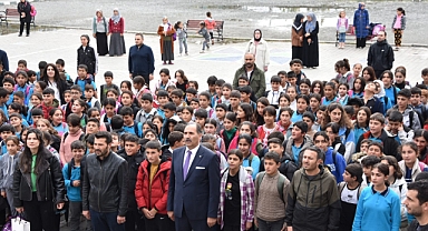 İL MİLLİ EĞİTİM MÜDÜRÜ AZİZ GÜN’DEN MAREŞAL FEVZİ ÇAKMAK ORTAOKULU’NA ANLAMLI ZİYARET