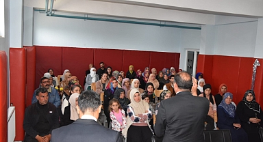  İl Milli Eğitim Müdürü Aziz Gün, Karaağaç İmam Hatip Ortaokulu'nda Veli Toplantısına Katıldı