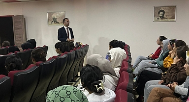 Yeni Kayıt Yaptıran Öğrencilere Bilgilendirme Toplantısı Düzenlendi