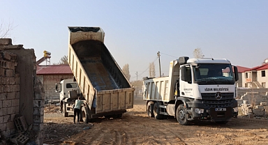 Iğdır Belediyesi Emek Mahallesi’nde Yol Yapım Çalışmalarını Sürdürüyor