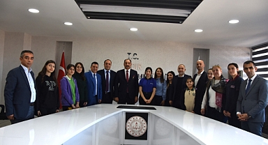 Iğdır’da Dilimizin Zenginliklerine Vurgu: Sözlük Tasarımı Yarışması Ödülleri Sahiplerini Buldu