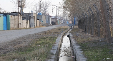 Iğdır'da Toprak Kanallar Betonarme Kanallara Dönüştürülüyor: Su Kaybı Azalıyor