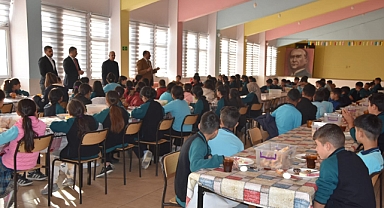 İl Milli Eğitim Müdürü Aziz Gün'den Cumhuriyet Yatılı Bölge Ortaokulu'na Anlamlı Ziyaret
