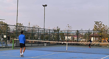 Karaağaç Tenis Kortları: Geleceğin Şampiyonları Burada Yetişiyor!