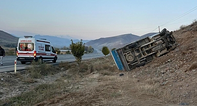 Sabahın İlk Işıklarında Çincavat Yolunda Kaza: İki Kişi Yaralandı