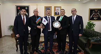 TÜRKAZDER Heyetinden Vali Ercan Turan’a Ziyaret