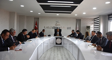 “Türkiye Yüzyılı Maarif Modeli” Kapsamında Haftalık Değerlendirme Toplantısı Gerçekleştirildi