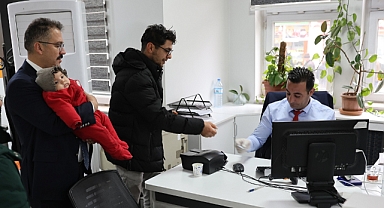 Vali Ercan Turan’dan İl Nüfus ve Vatandaşlık İşleri Müdürlüğüne Ziyaret: Kimlik ve Ehliyet Yenileme Oranlarında Başarı