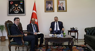 Vali Ercan Turan, Iğdır Düşünce Otağı'ndan Yazar ve Avukatı Ağırladı