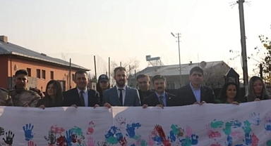 Iğdır’da “Engelleri Aşan Eller” Etkinliği: Kedi Evleri İnşa Edildi
