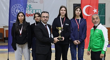 Iğdır’da Genç Sporculara Masa Tenisi ve Dart Ödülleri