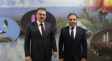 Vali Ercan Turan, GTİ Dilucu Gümrük Kapısı İşletme Müdürü Çetin Özarslan'ı Kabul Etti