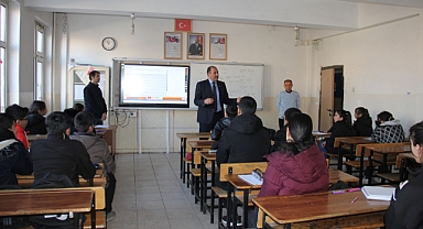 Aziz Gün’den Ziya Gökalp Ortaokulu’nda Sınava Hazırlık Programına Ziyaret