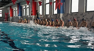 Gürpınar’da “Yüzme Bilmeyen Kalmasın” Kampanyası Büyük İlgi Görüyor