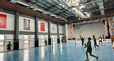 Iğdır'da 15 Yaş Altı Badminton Heyecanı