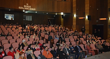 Iğdır’da “Erken Tanı İçin Geç Kalma” Paneli: Kanserle Mücadelede Farkındalık Mesajı